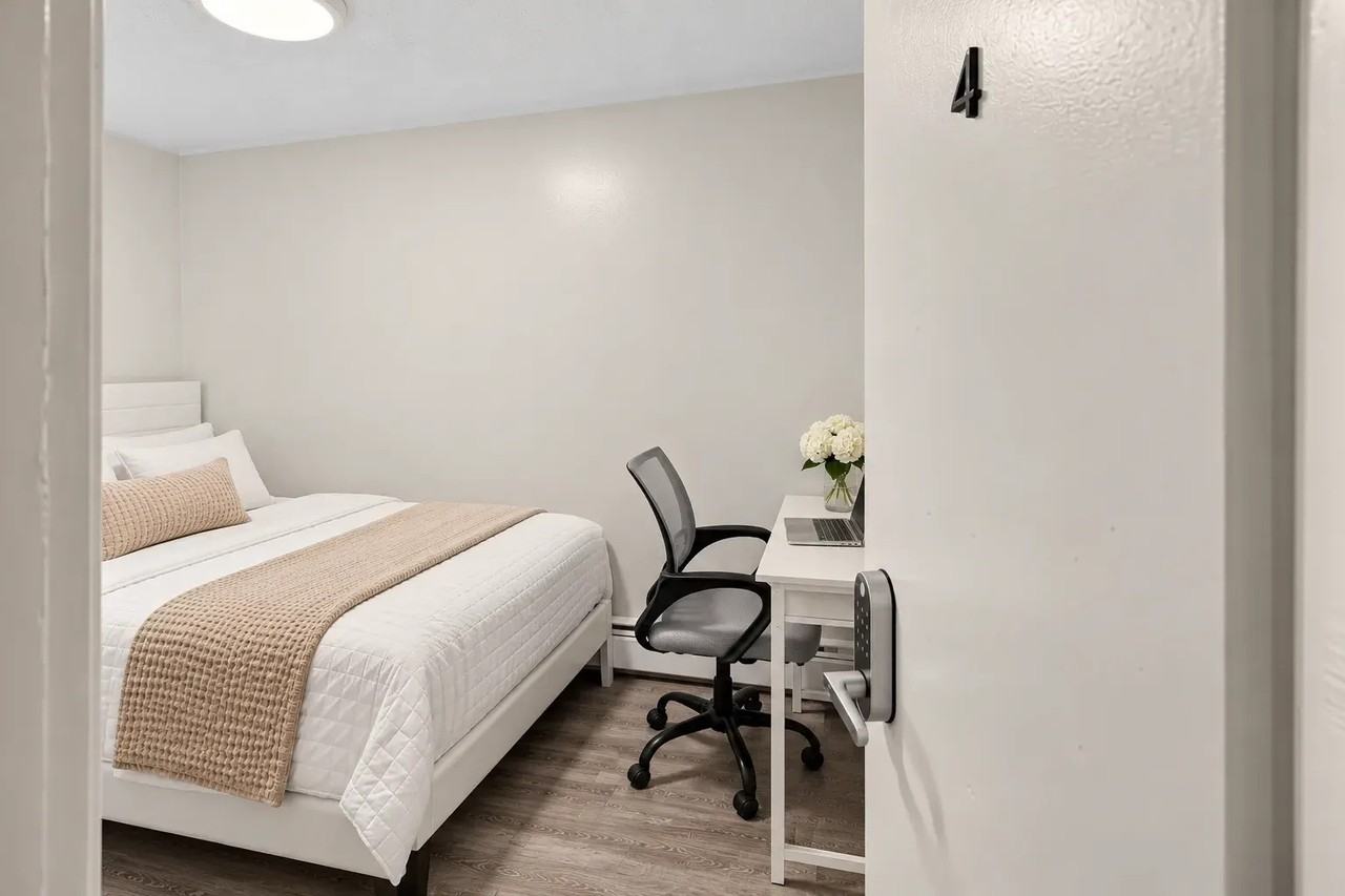242 Franklin St #4 - Photo 4 of 21