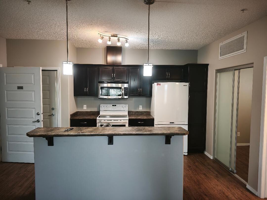 7805 71 Ave Nw - Photo 5 of 18