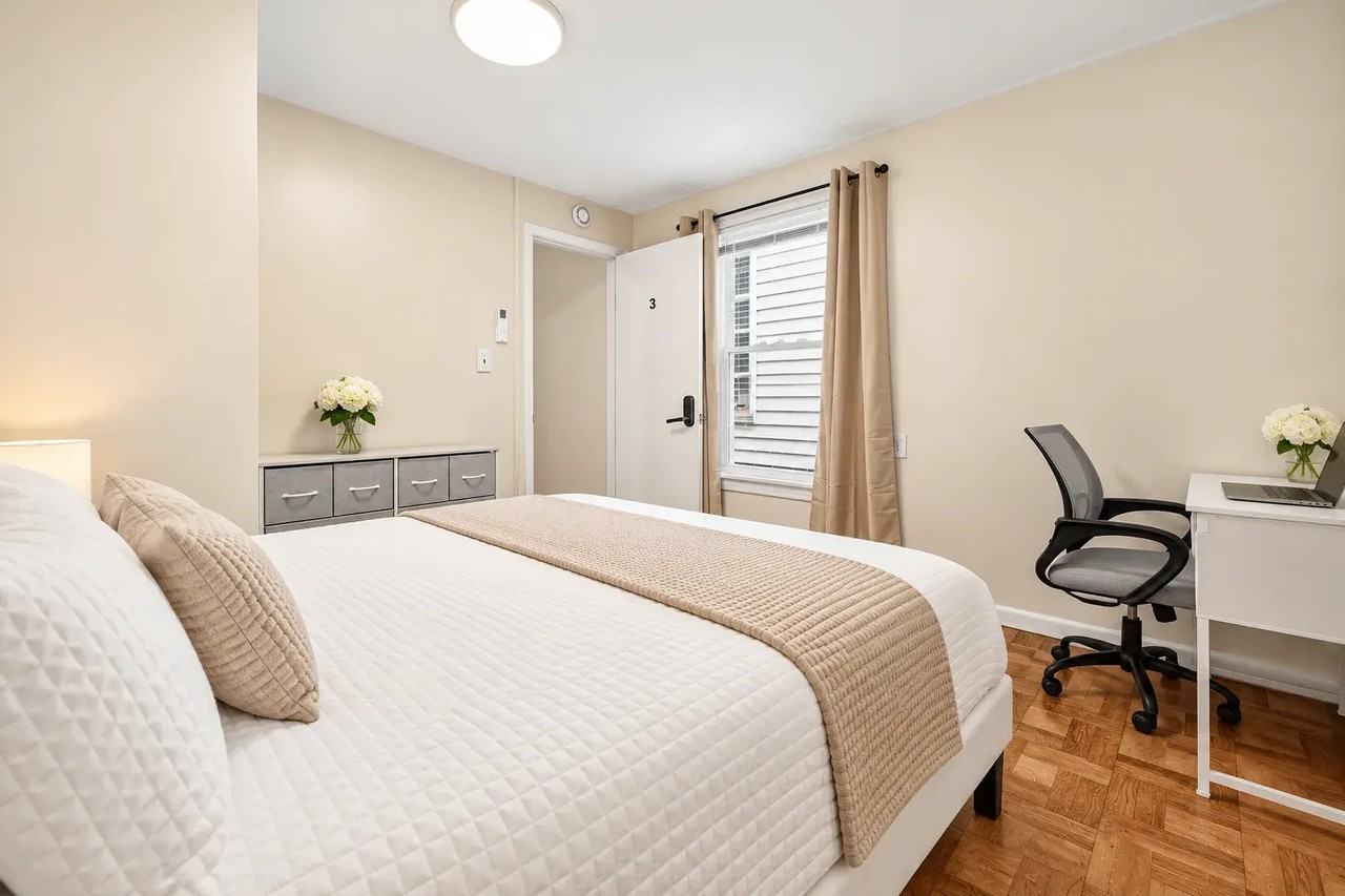 242 Franklin St #3 - Photo 3 of 19