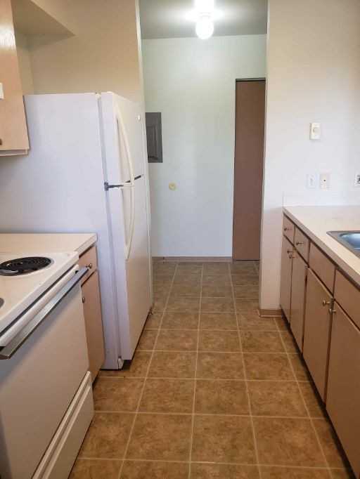 637 E E St #NA - Photo 7 of 16