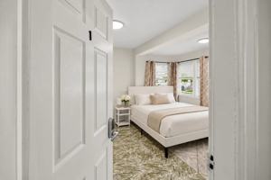 featured image of 242 Franklin St #1