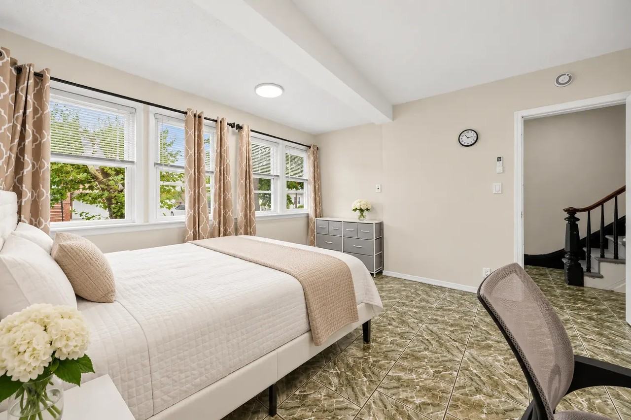 242 Franklin St #1 - Photo 4 of 20