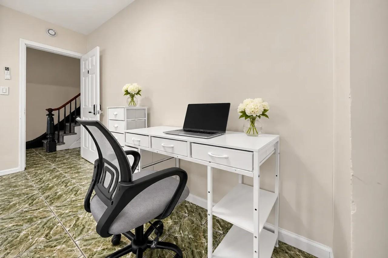242 Franklin St #1 - Photo 5 of 20