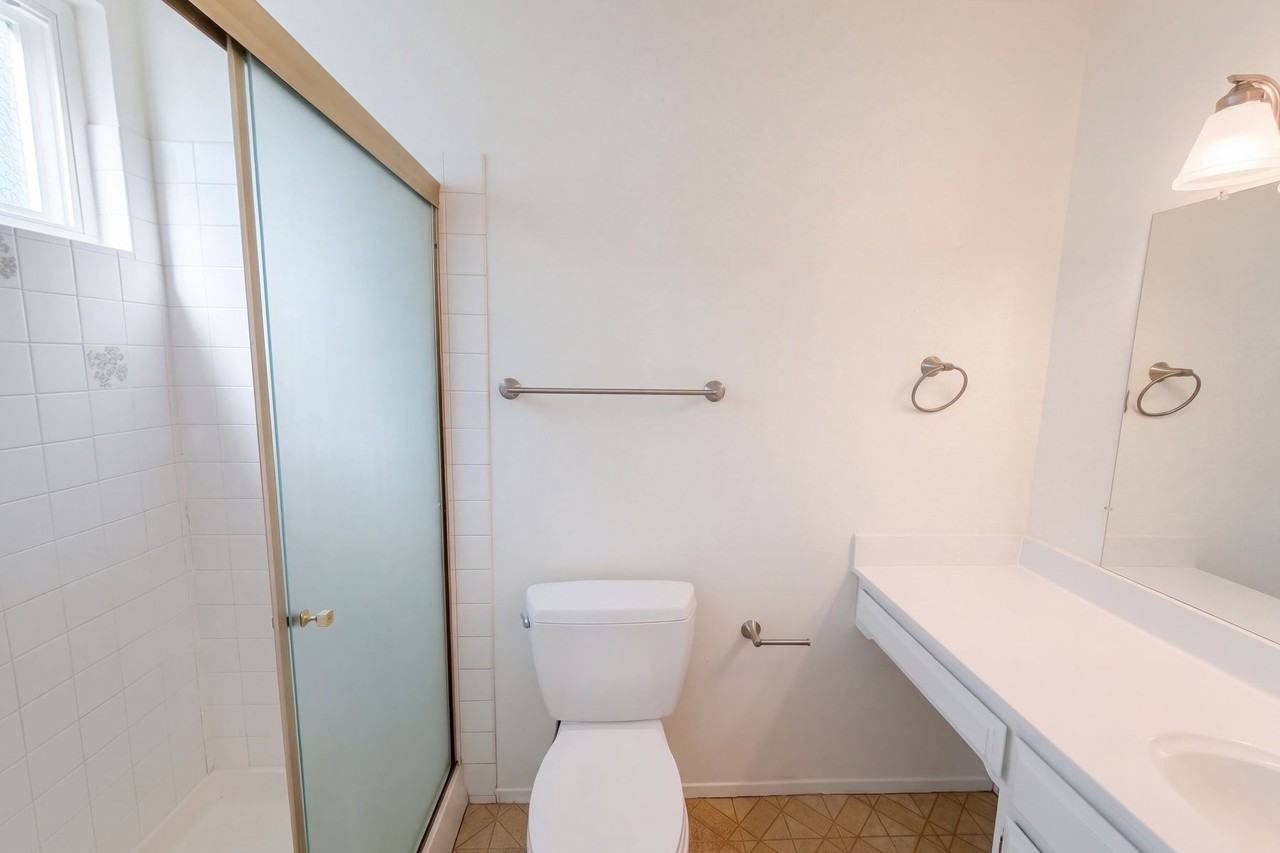 6804 Havenhurst Dr #NA - Photo 5 of 9