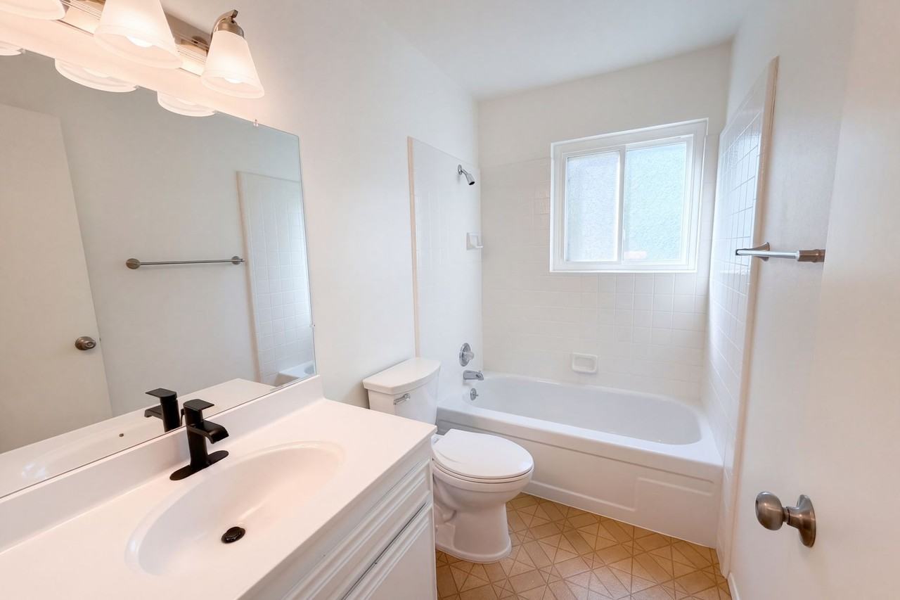 6804 Havenhurst Dr #NA - Photo 6 of 9