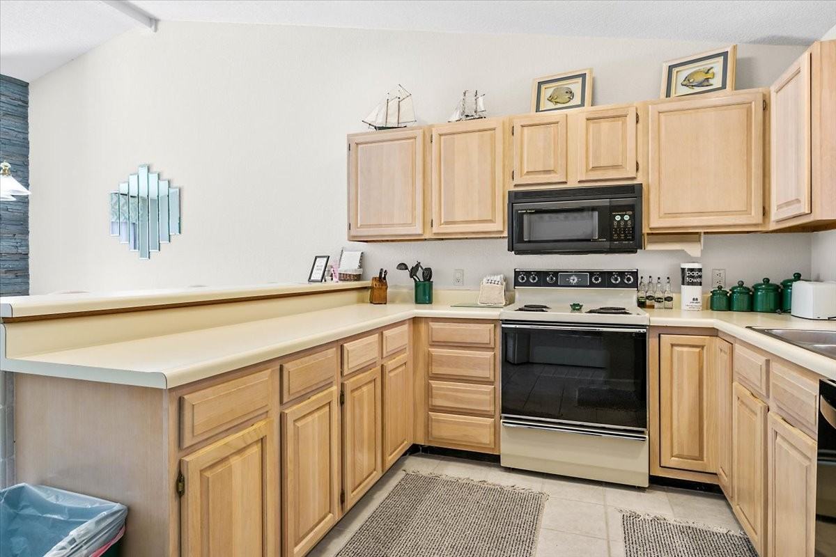 611 Lazy Days Rd #E9 - Photo 4 of 50