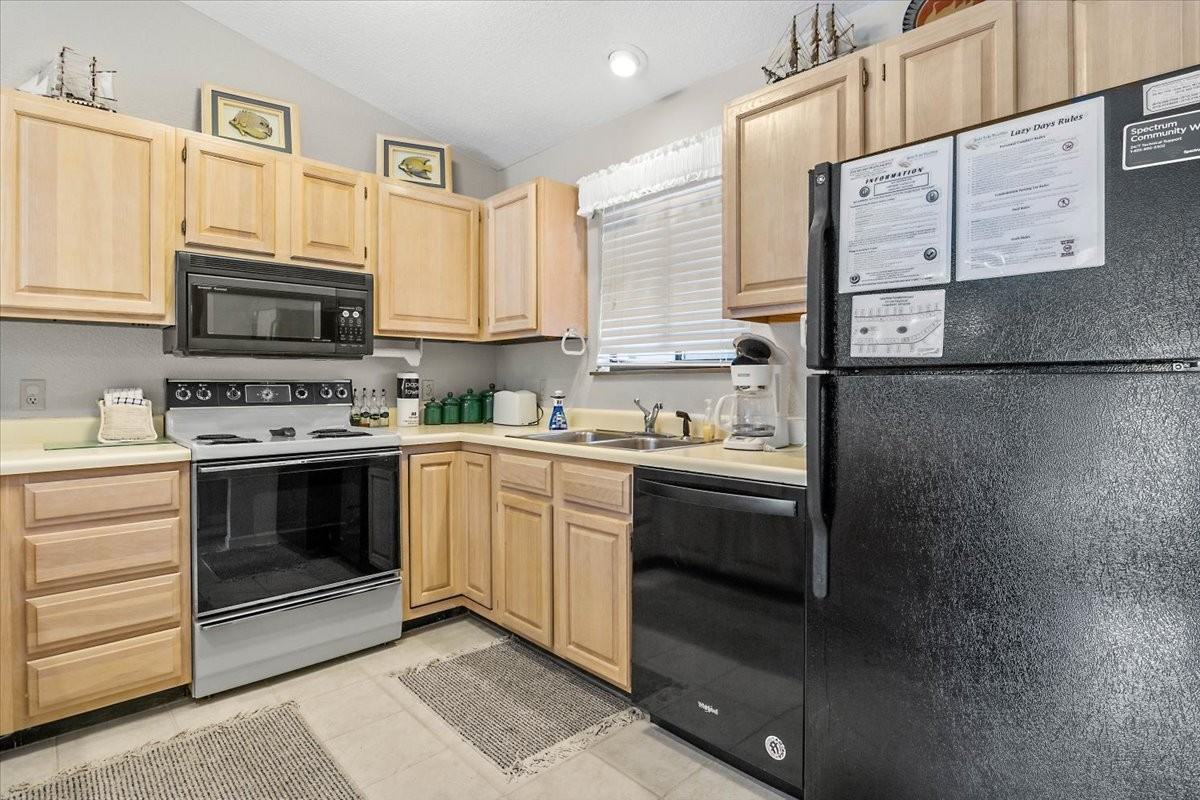 611 Lazy Days Rd #E9 - Photo 5 of 50