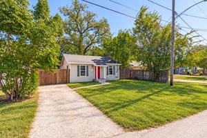 featured image of 6813 Foster St #1