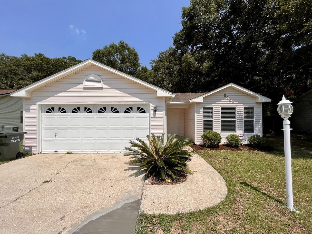 5908 Savannah Dr