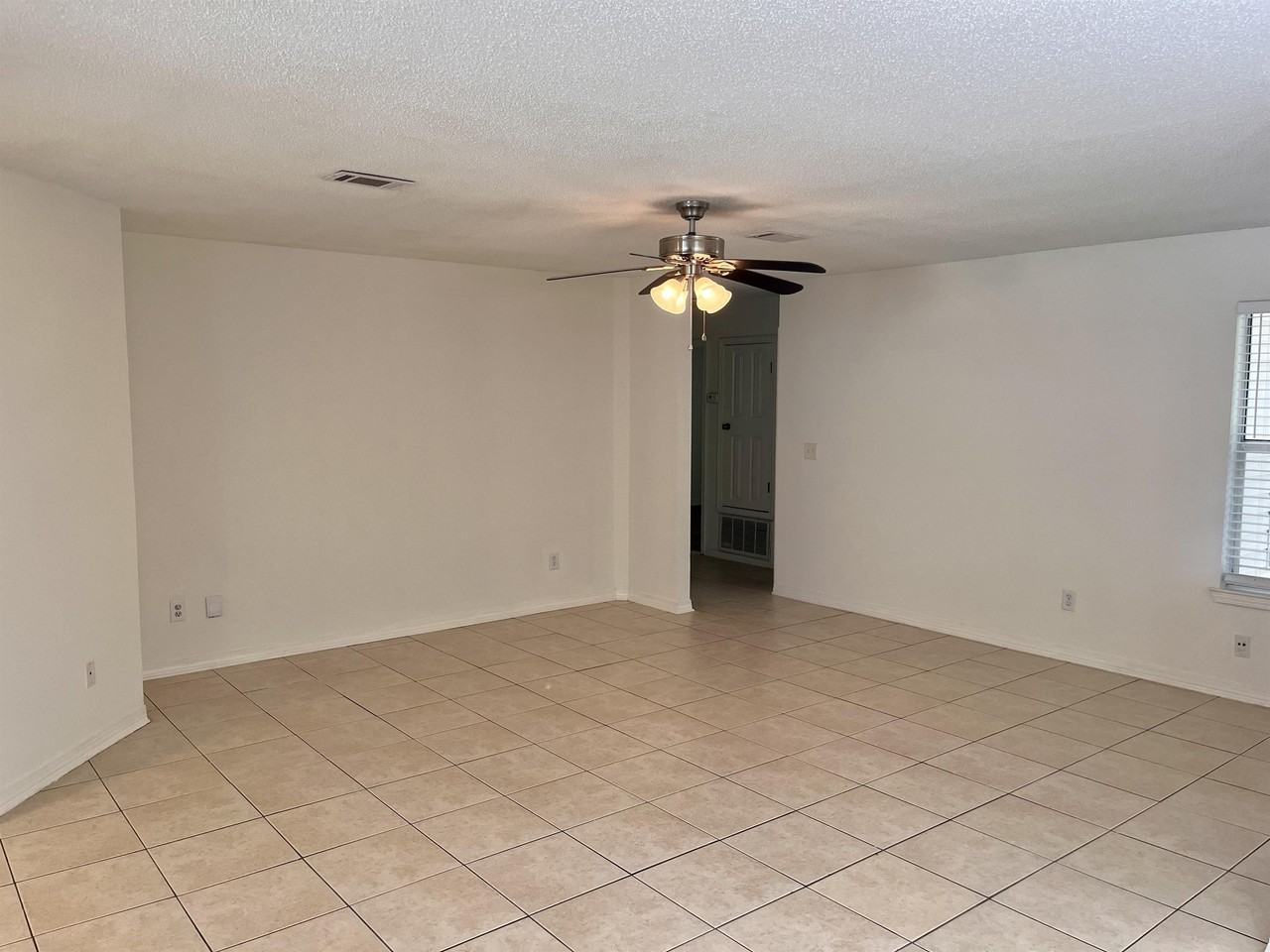5908 Savannah Dr - Photo 7 of 13