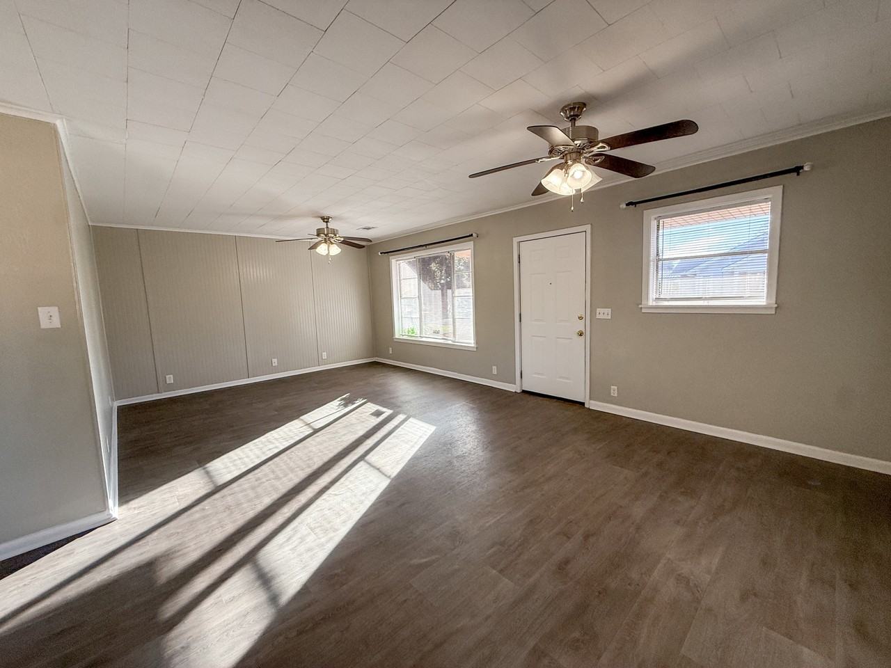 921 Marion St #1 - Photo 3 of 27