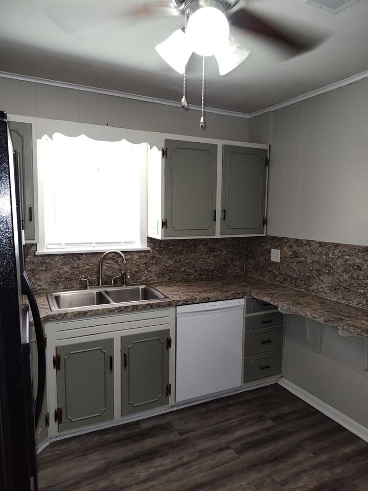 921 Marion St #1 - Photo 7 of 27