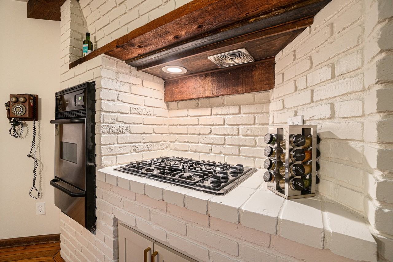 715 Northeast 55th Street - Main House #MAIN - Photo 6 of 20