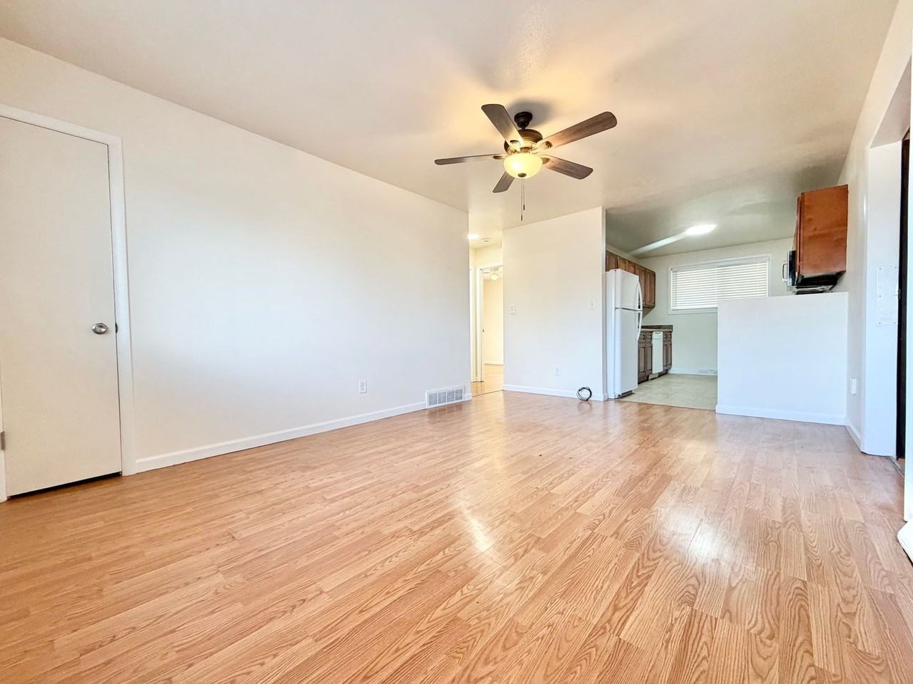 48 Newland Ct - Photo 4 of 22