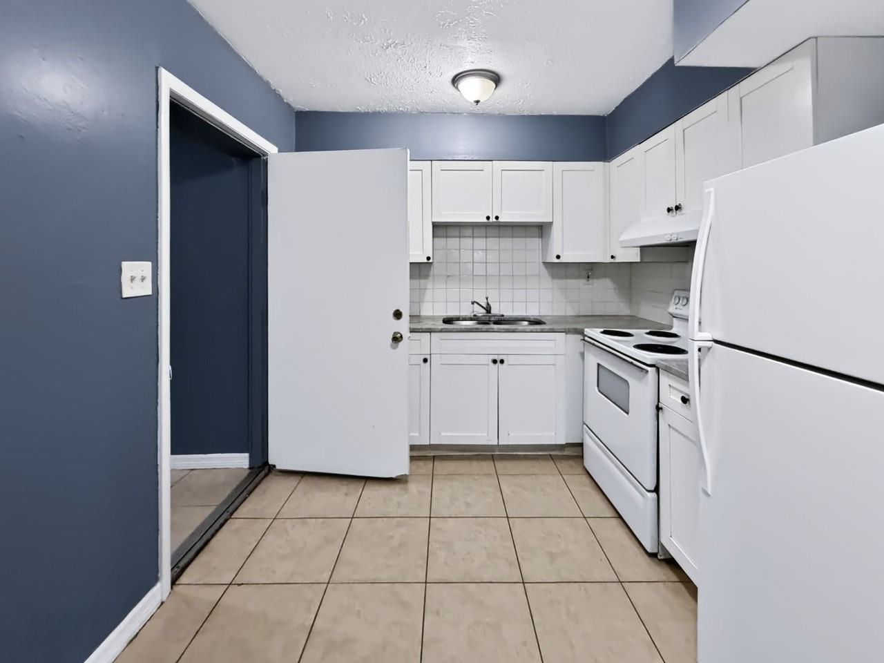 3700 E Idlewild Ave - Photo 6 of 19