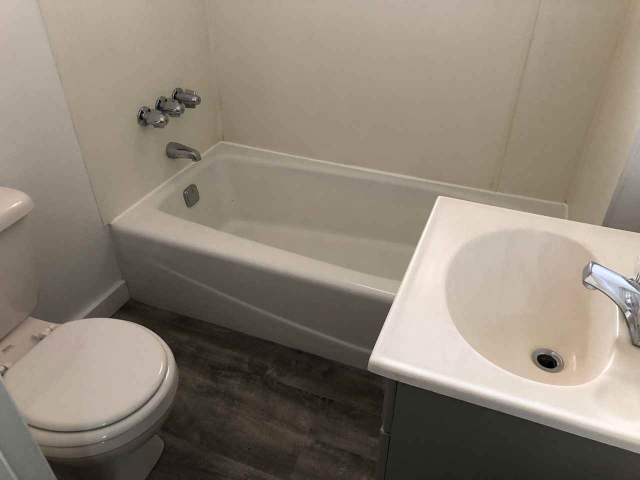18-20 18-20 Freeport St. - 20B Freeport St. - Photo 2 of 6