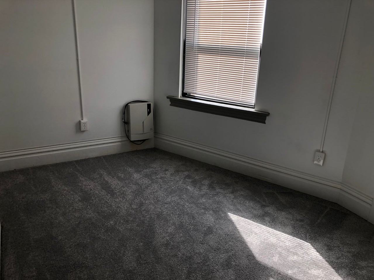 18-20 18-20 Freeport St. - 20B Freeport St. - Photo 5 of 6