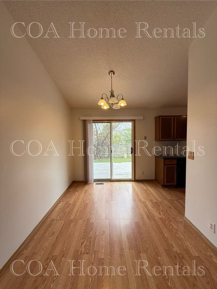 1830 S Shefford Cir - Photo 7 of 37