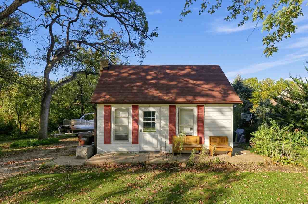 6414 Hillside Rd - Photo 2 of 26