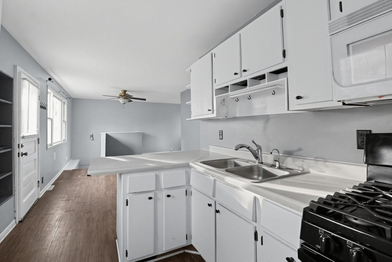 6414 Hillside Rd - Photo 4 of 26