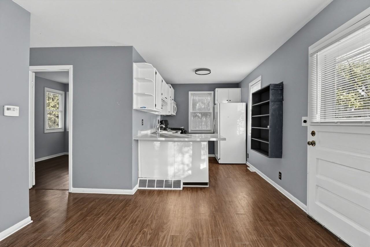 6414 Hillside Rd - Photo 5 of 26