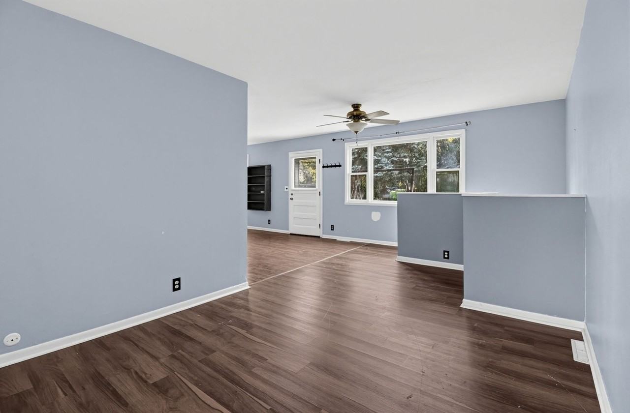 6414 Hillside Rd - Photo 7 of 26