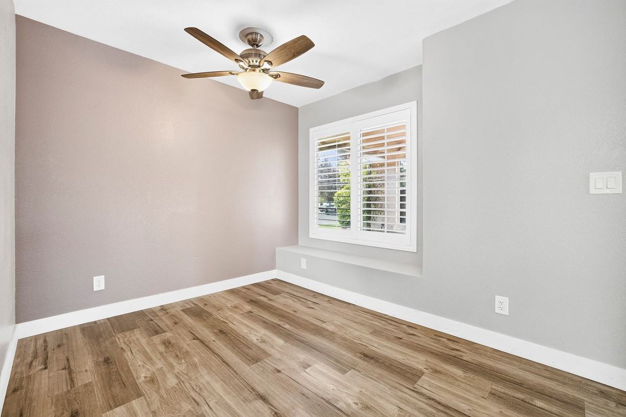 2803 Camelback Ln - Photo 2 of 14