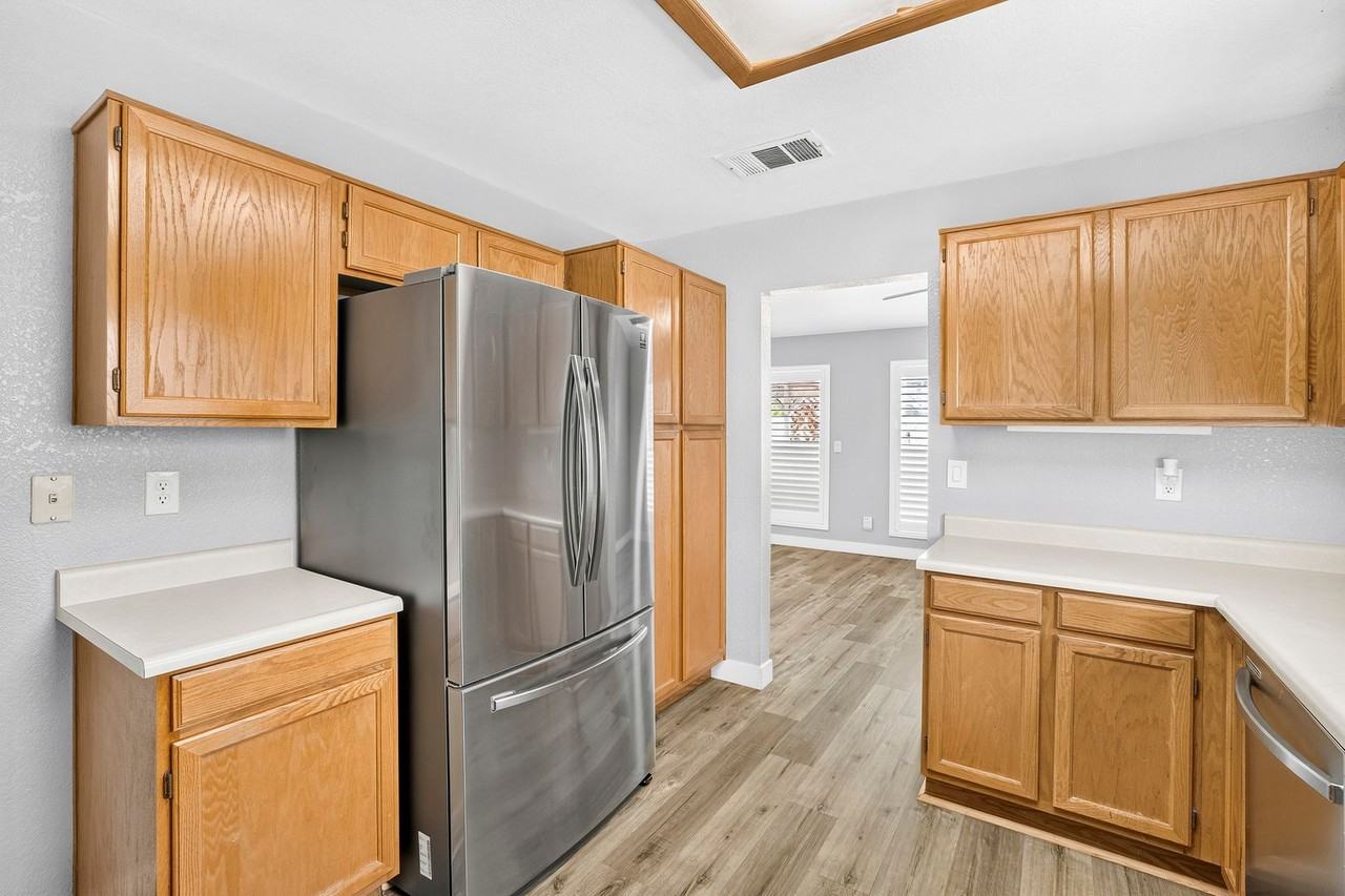 2803 Camelback Ln - Photo 4 of 14