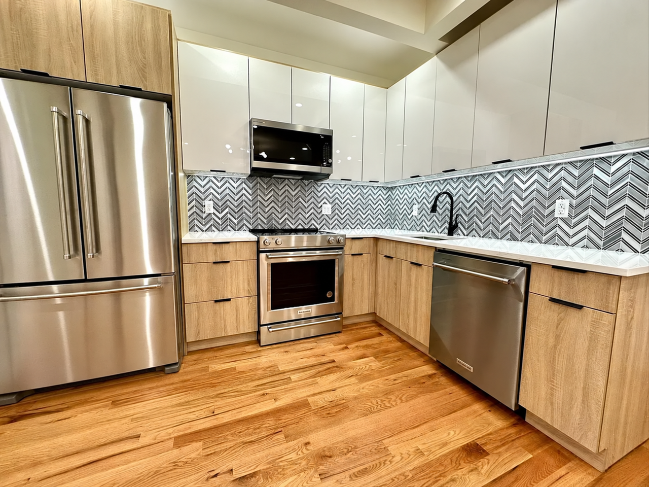 431 Columbia Street #2 - Photo 4 of 9