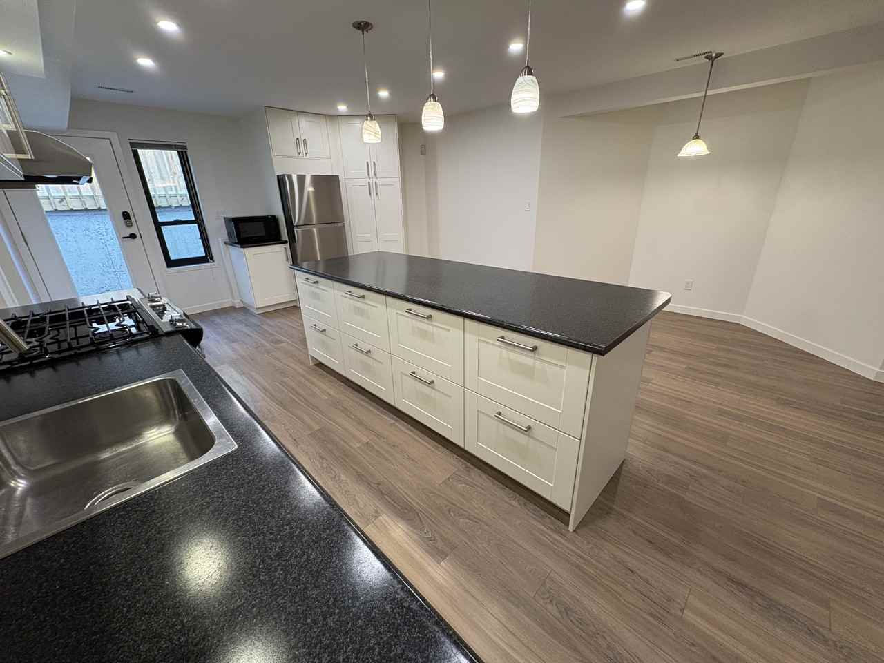 1783 Larkhall Cres - Photo 2 of 25