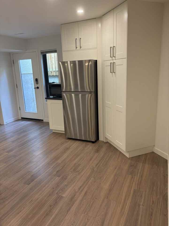 1783 Larkhall Cres - Photo 6 of 25