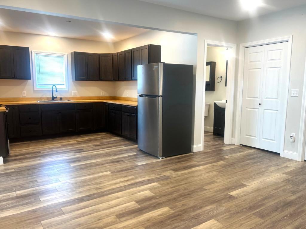 39 High St Apt D - Photo 5 of 17