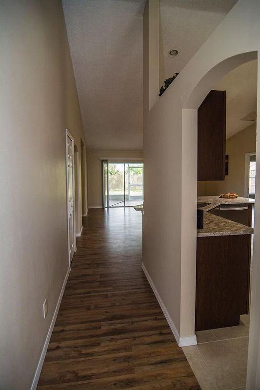 213 Sw Voltair Ter - Photo 6 of 15