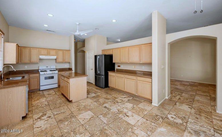 1426 E Mclellan Blvd - Photo 6 of 17