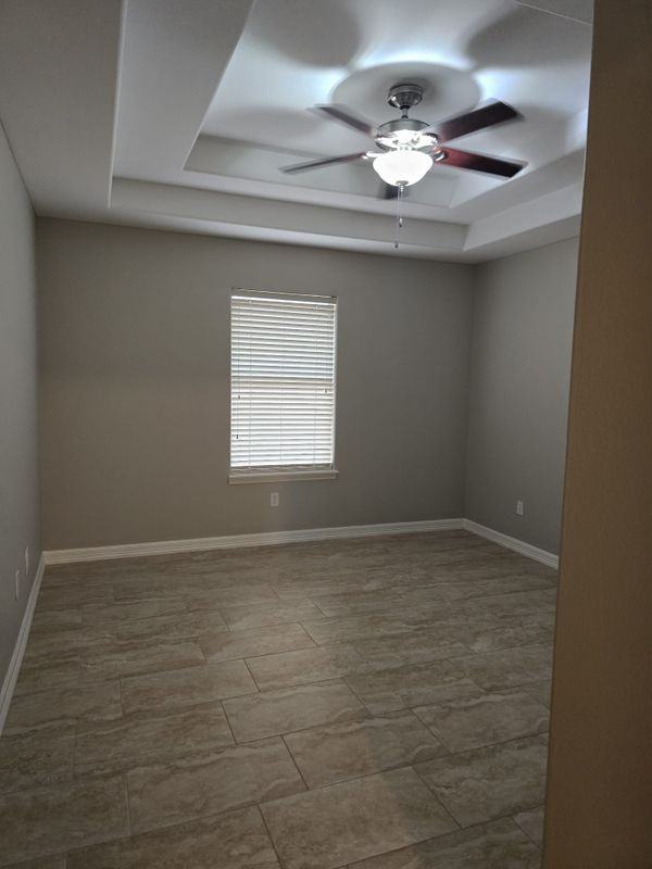 5009 W Sycamore Ave - Photo 2 of 16