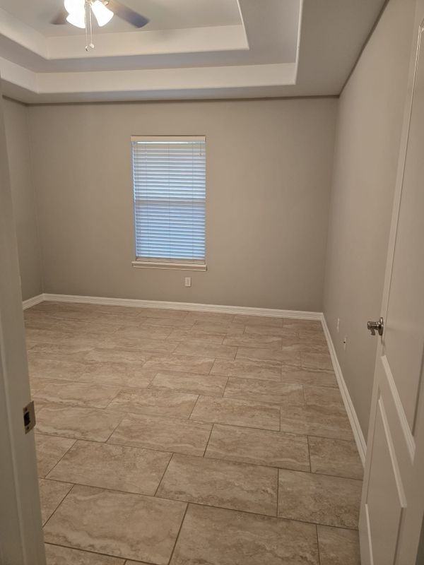 5009 W Sycamore Ave - Photo 4 of 16