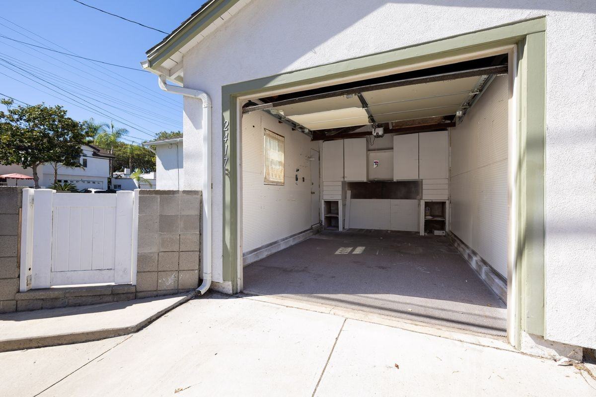 2417 Sonoma St - Photo 3 of 3