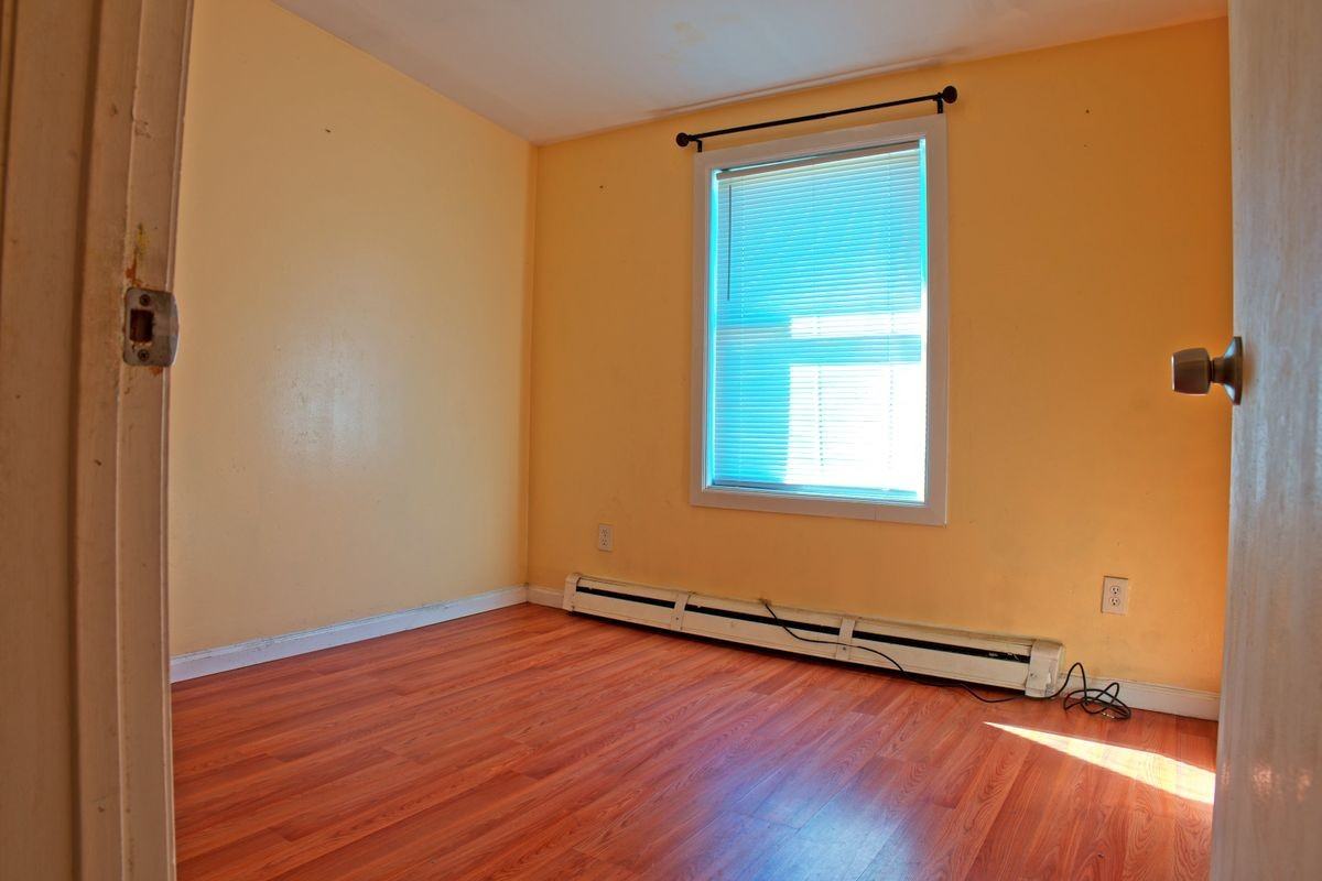 1095 Pinebrook Ct - Photo 3 of 12