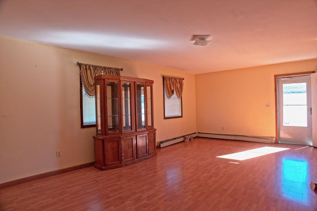 1095 Pinebrook Ct - Photo 5 of 12