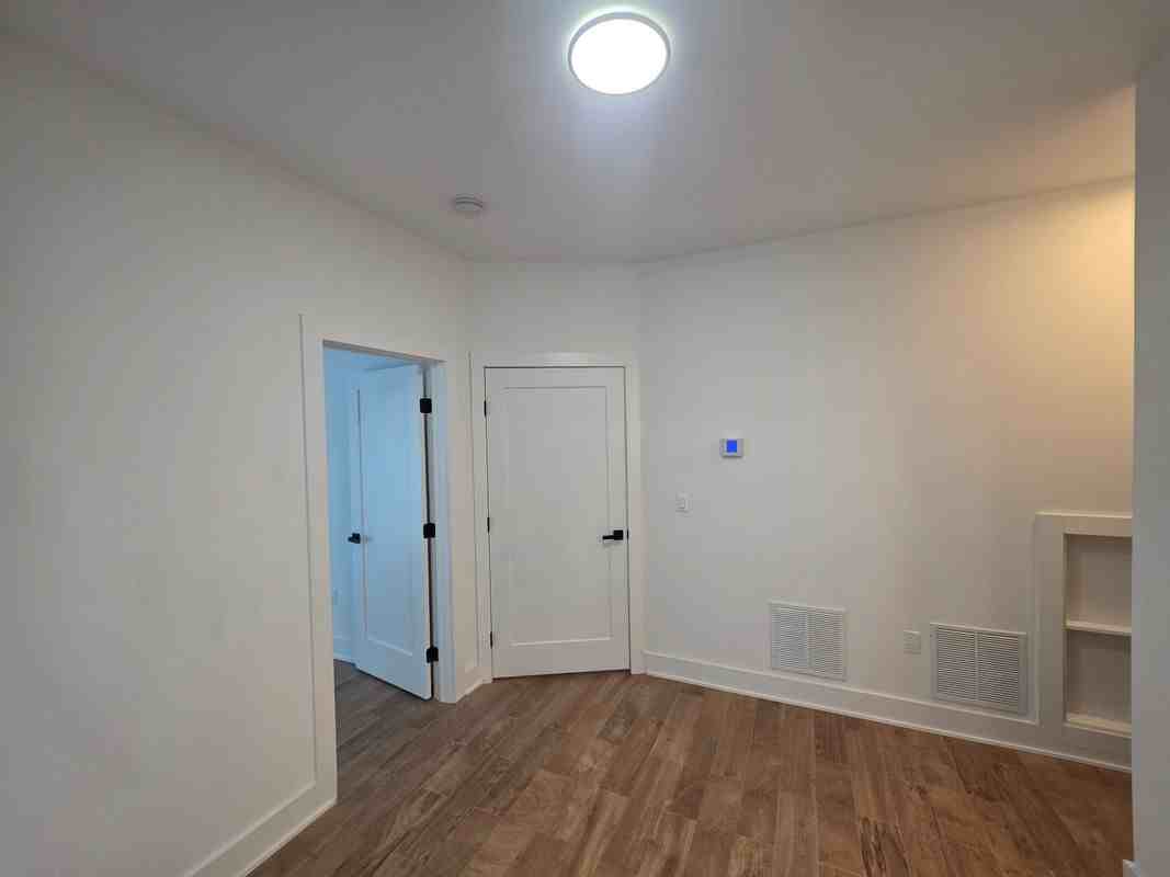 1614 Woodland Ave Se ##B - Photo 5 of 9