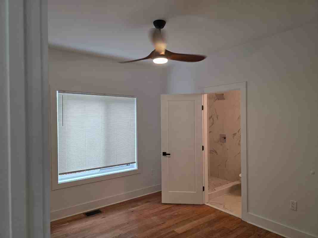 1614 Woodland Ave Se ##B - Photo 7 of 9