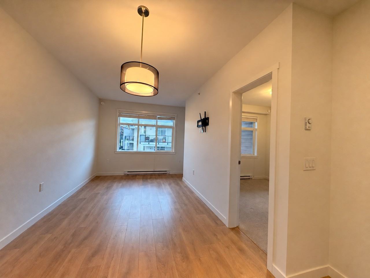 5415 Brydon Cres - Photo 5 of 15