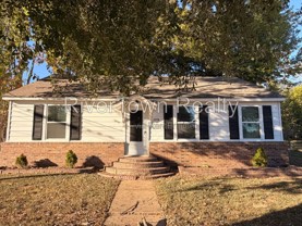 2458 Whitney Ave - Photo 1 of 1