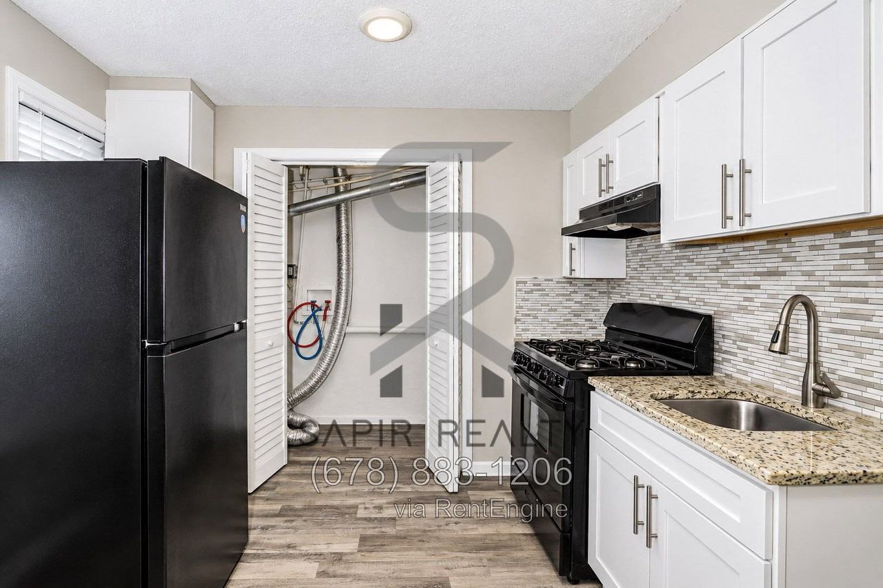 235 Keaton St Sw #A - Photo 6 of 15