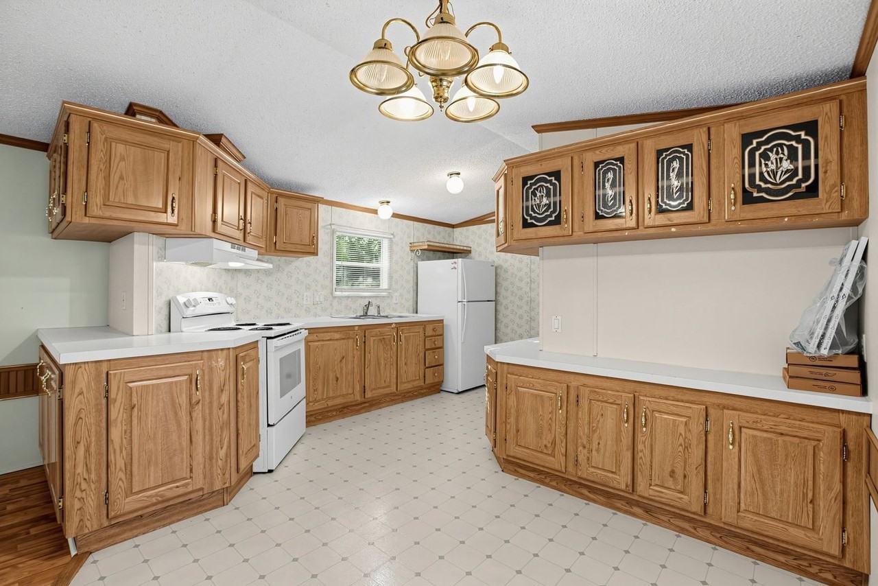 24700 Three Notch Rd - Photo 4 of 17