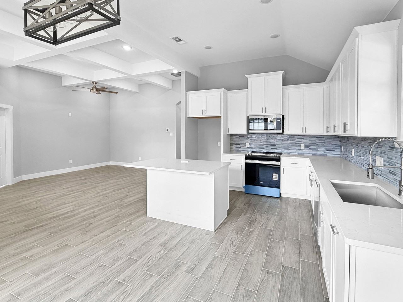 3025 Red Oak Dr - Photo 4 of 18