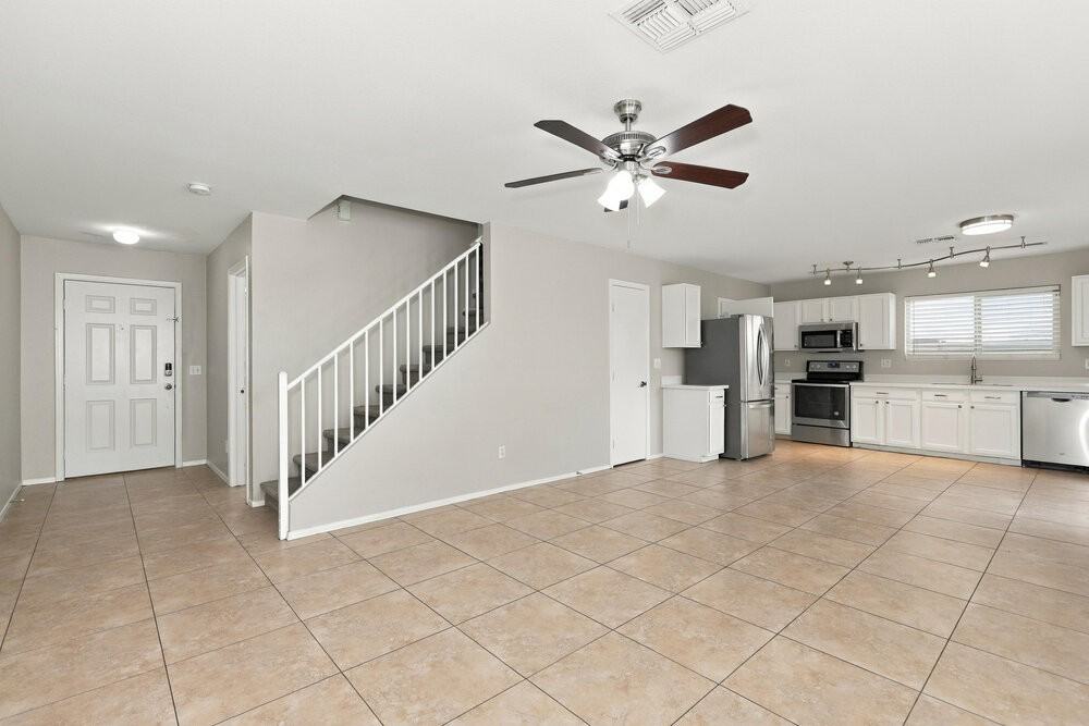 6061 S Wilson Dr - Photo 6 of 17