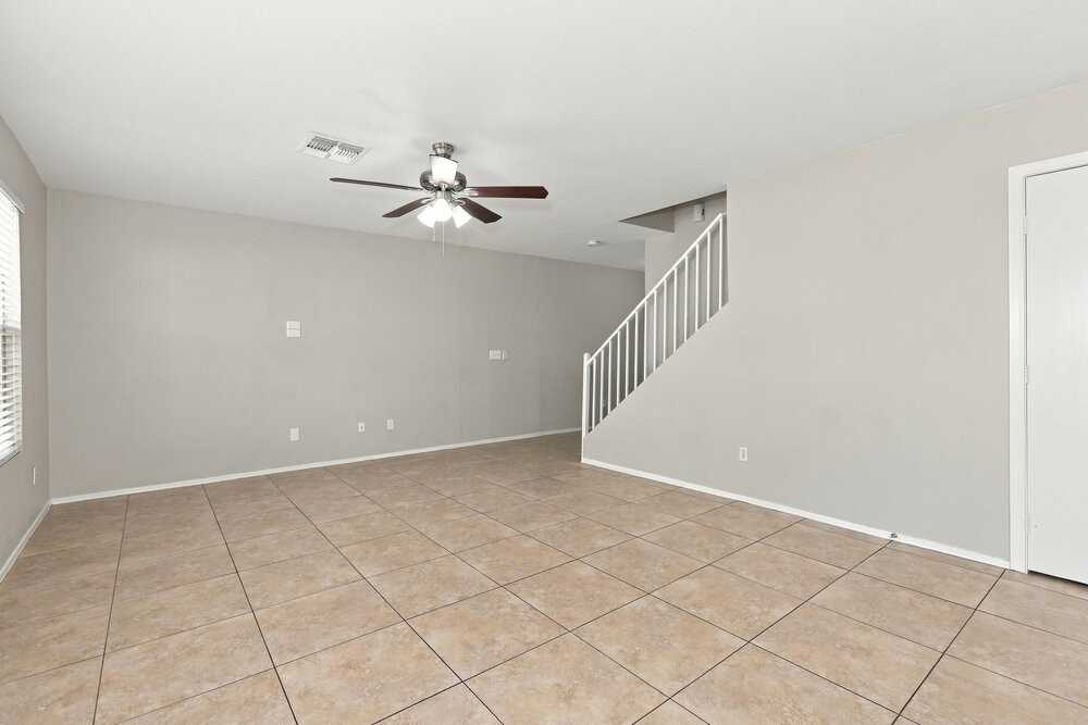 6061 S Wilson Dr - Photo 7 of 17