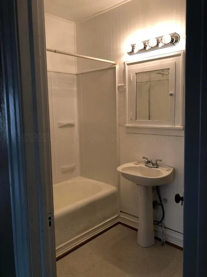 1403 S Hughes St #3TOPRIGHT - Photo 3 of 4