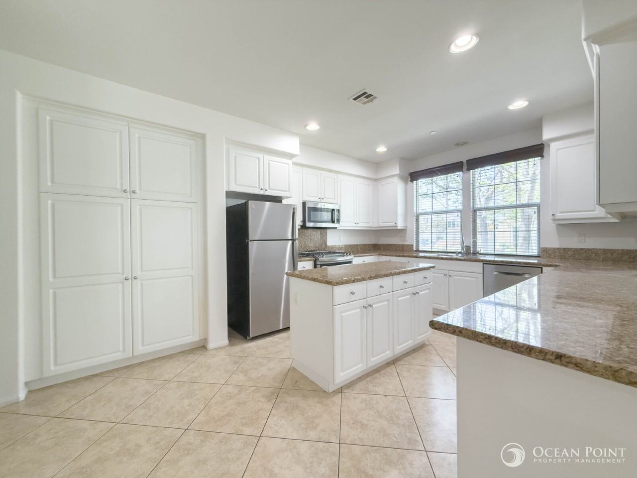 5609 Coltrane St - Photo 4 of 19